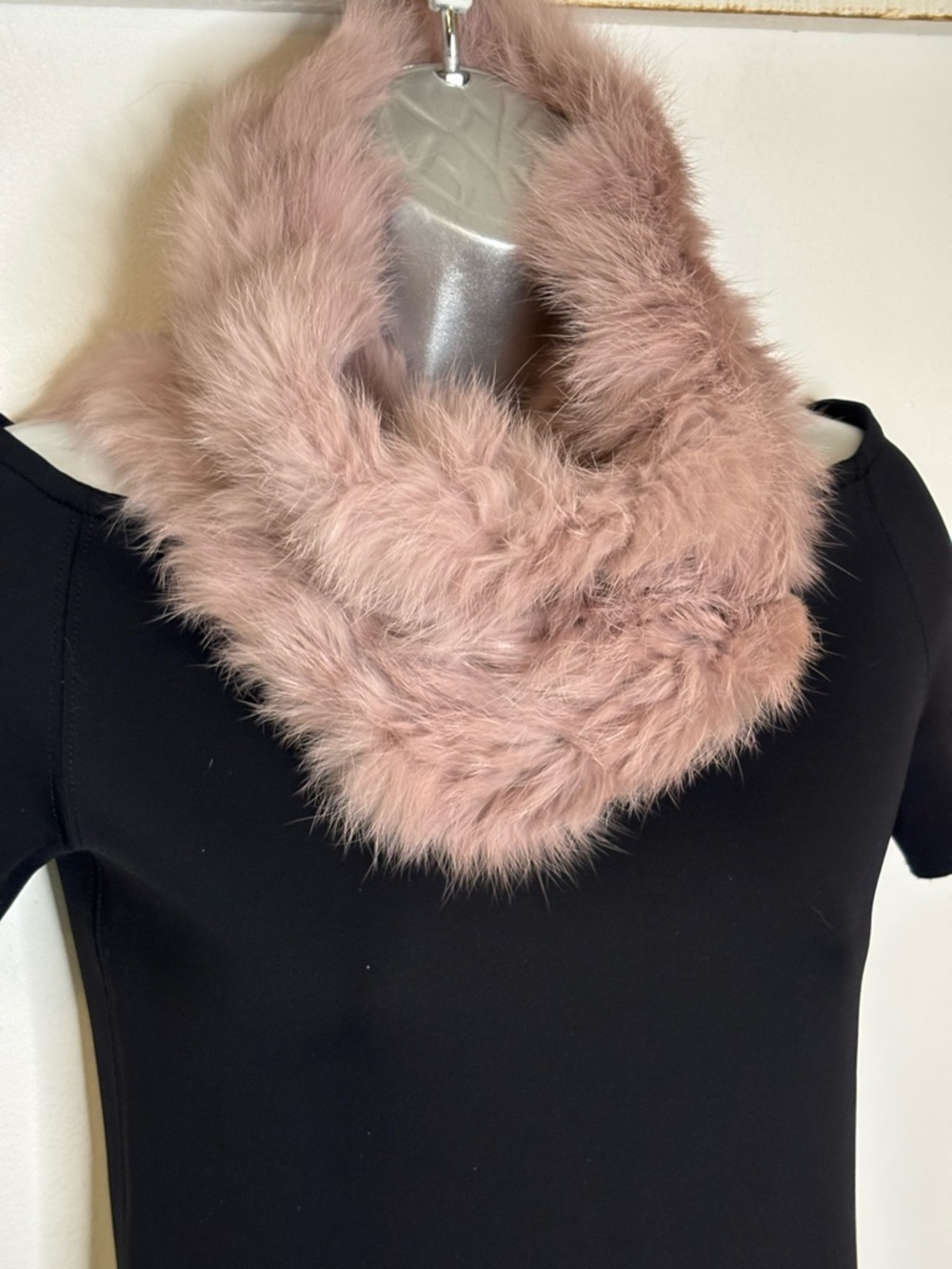 Barneys New York NWT Blush Pink Rabbit Fur Cowl Collar